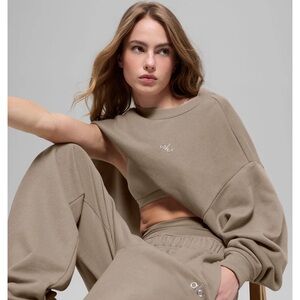 ALO Yoga Accolade Crew Neck Pullover